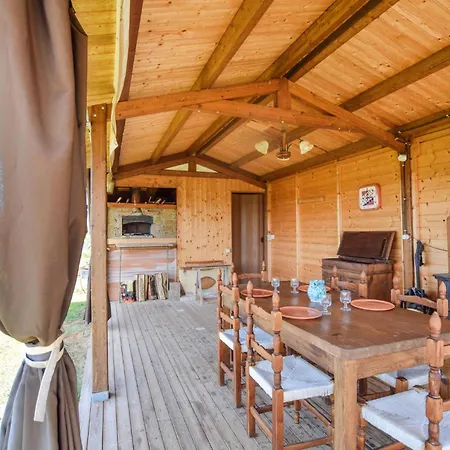 3 Bedroom Pet Friendly In