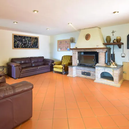 3 Bedroom Pet Friendly In カマイオーレ